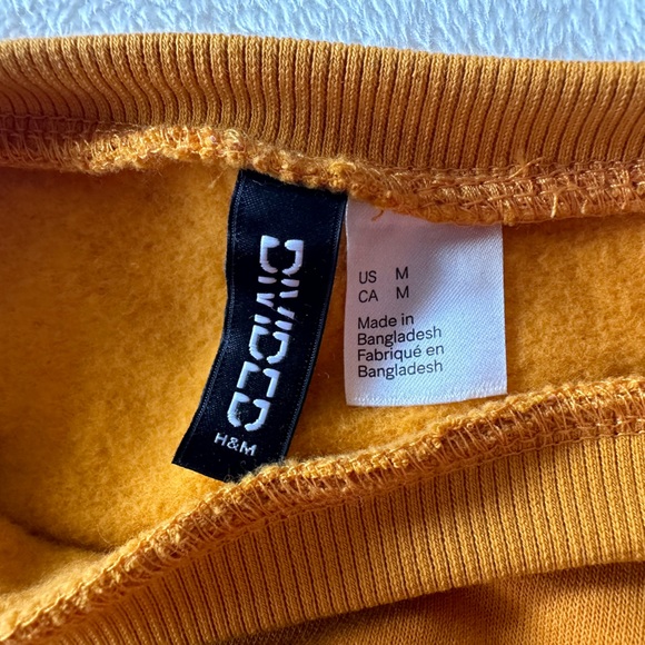 H&M long sleeve - Picture 3 of 5